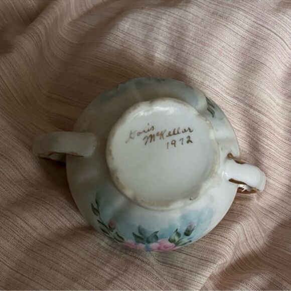 Mini Cream Sugar Vintage 1972 Hand Painted White Blue Roses Signed 🎉 HOST PICK 🎉 - Picture 8 of 16